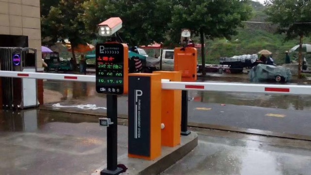 铨顺宏RFID：电子汽车车牌系统具有RFID识别功能